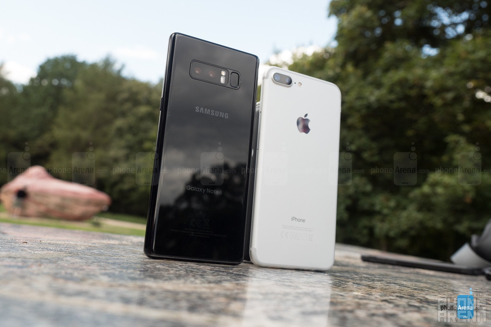 Samsung Galaxy Note 8 vs Apple iPhone 7 Plus
