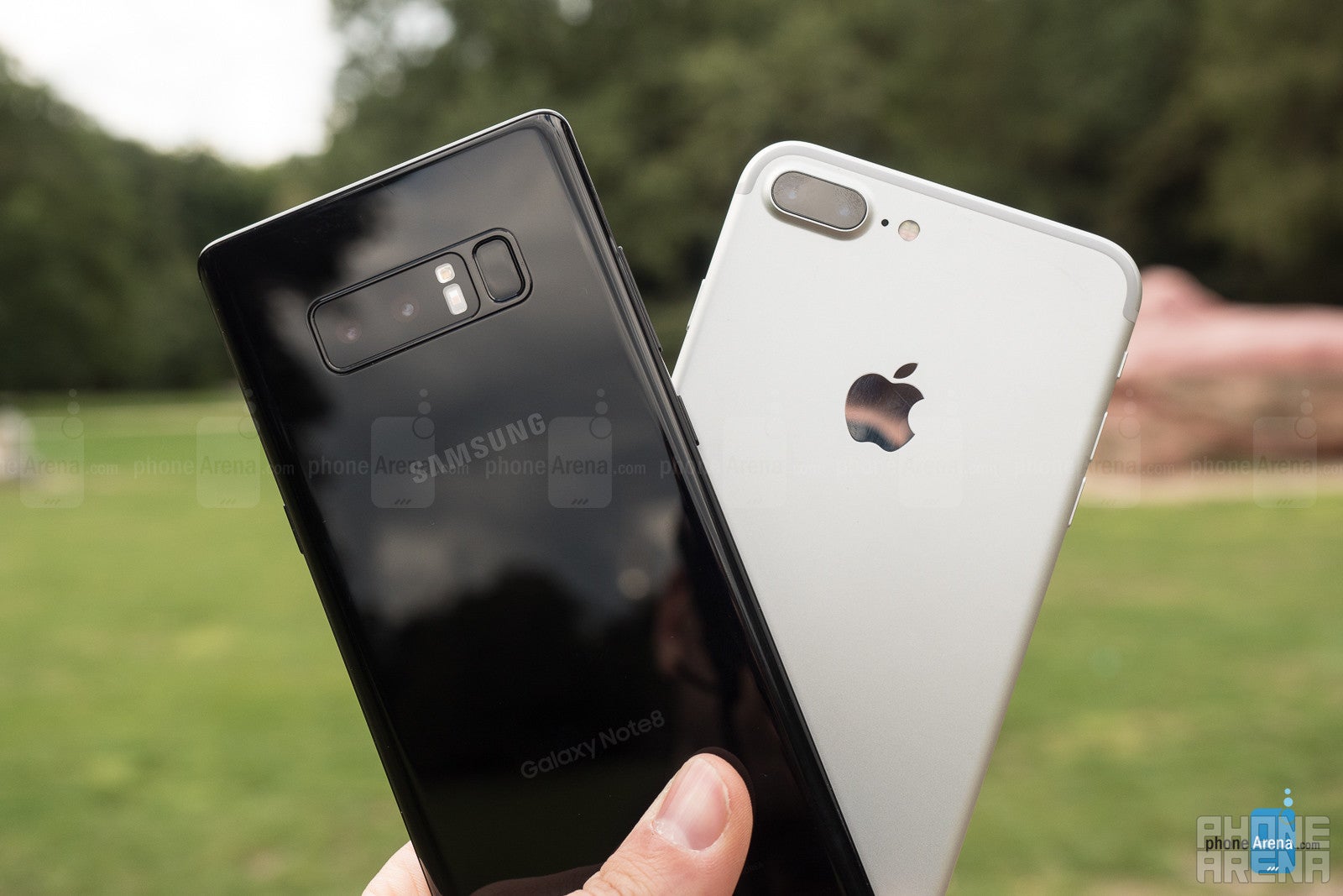 Samsung Galaxy Note 8 vs Apple iPhone 7 Plus
