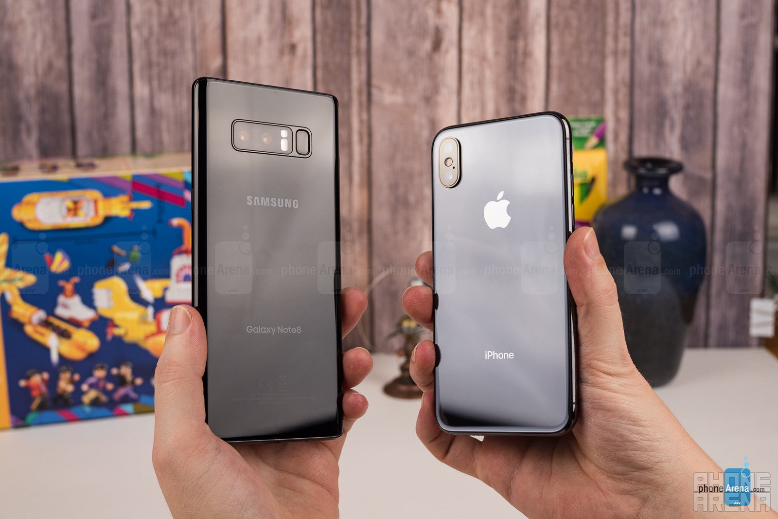 Apple iPhone X vs Samsung Galaxy Note 8