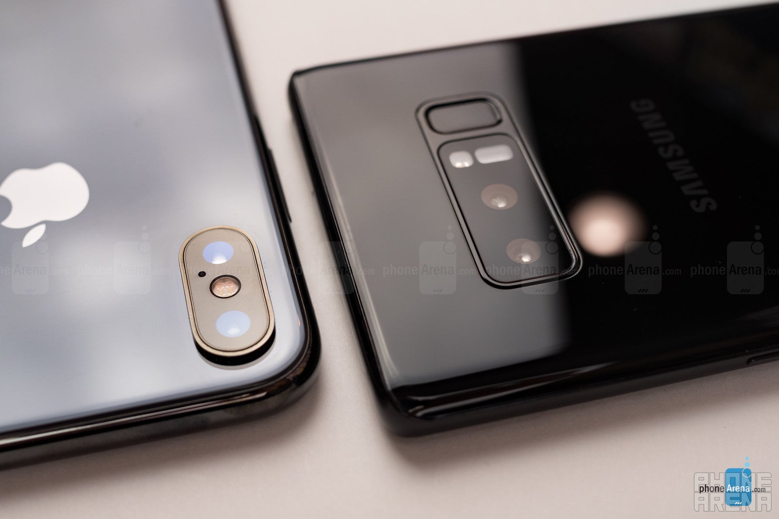 Apple iPhone X vs Samsung Galaxy Note 8