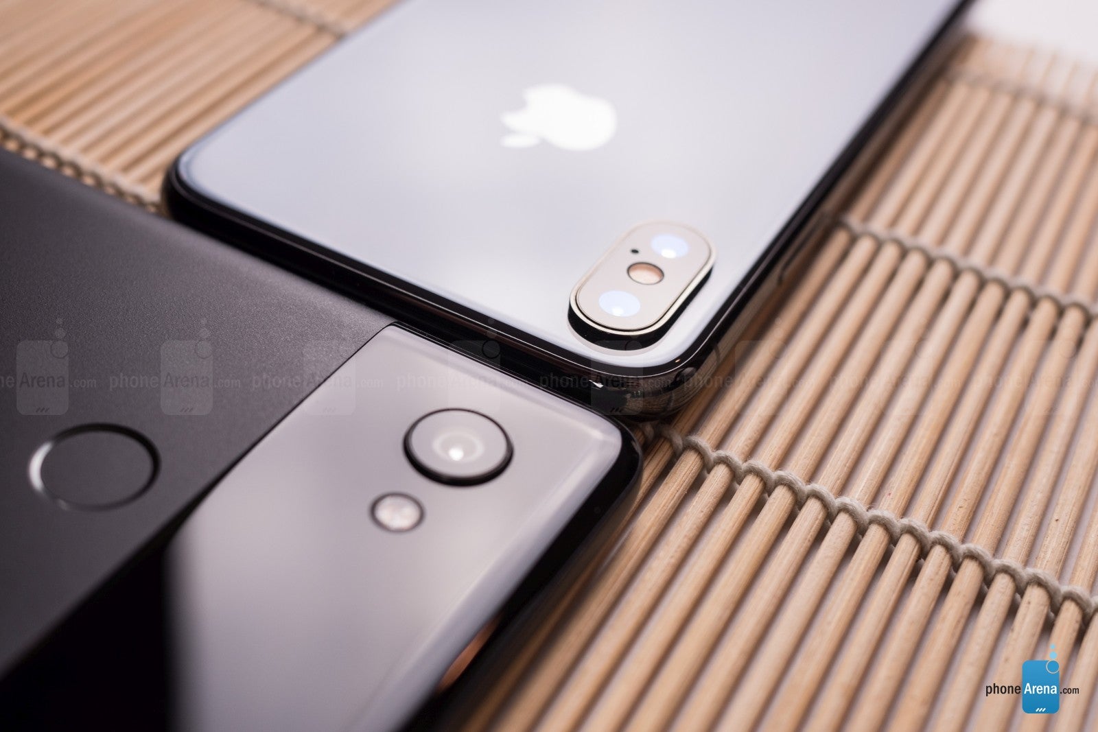 Apple iPhone X vs Google Pixel 2 XL