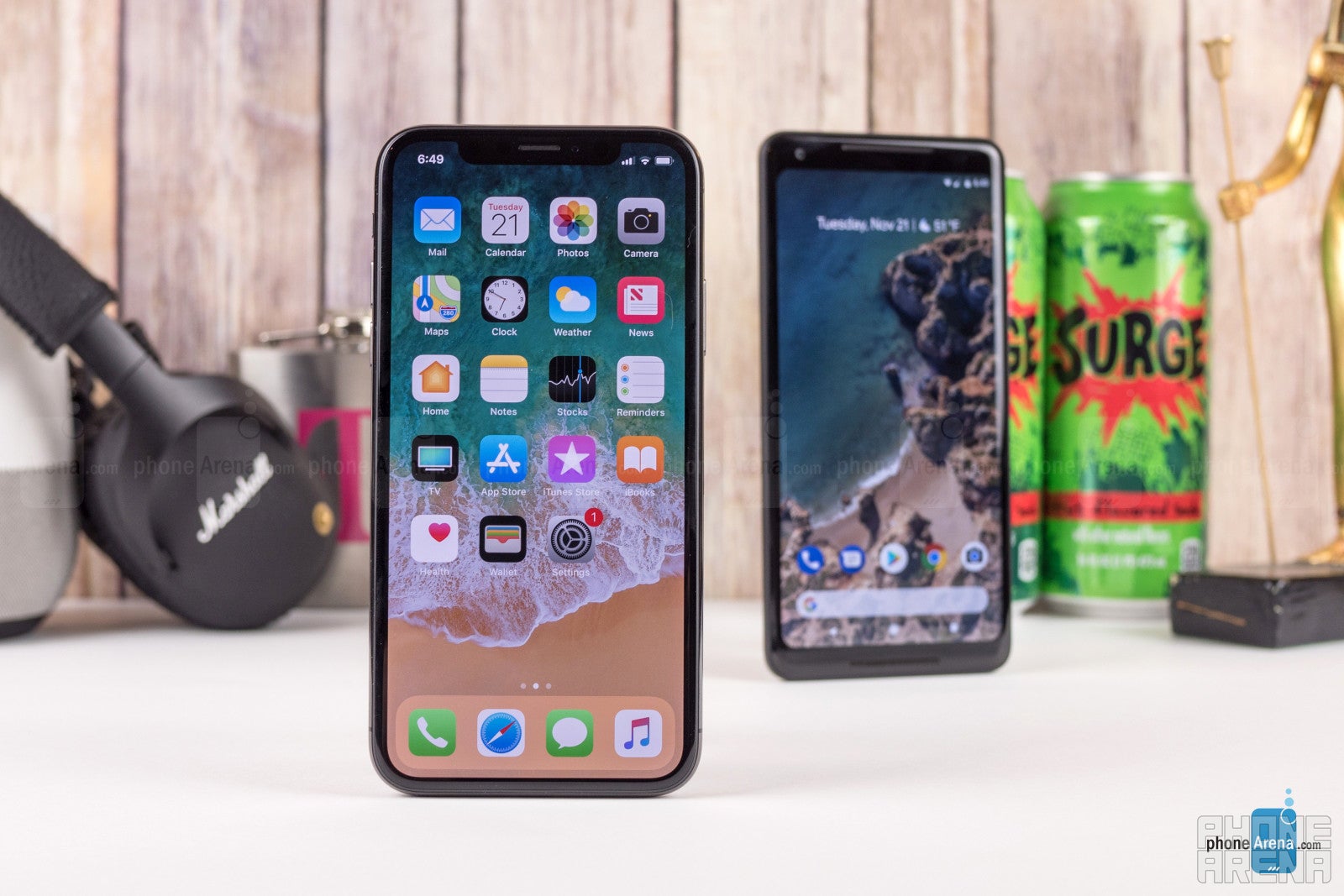 Apple iPhone X vs Google Pixel 2 XL