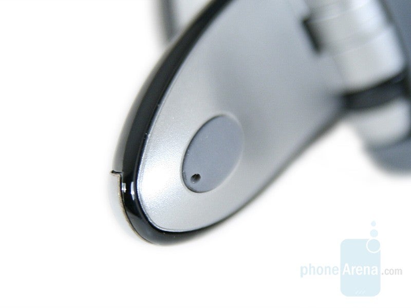Microphone boom - Motorola H700 Review