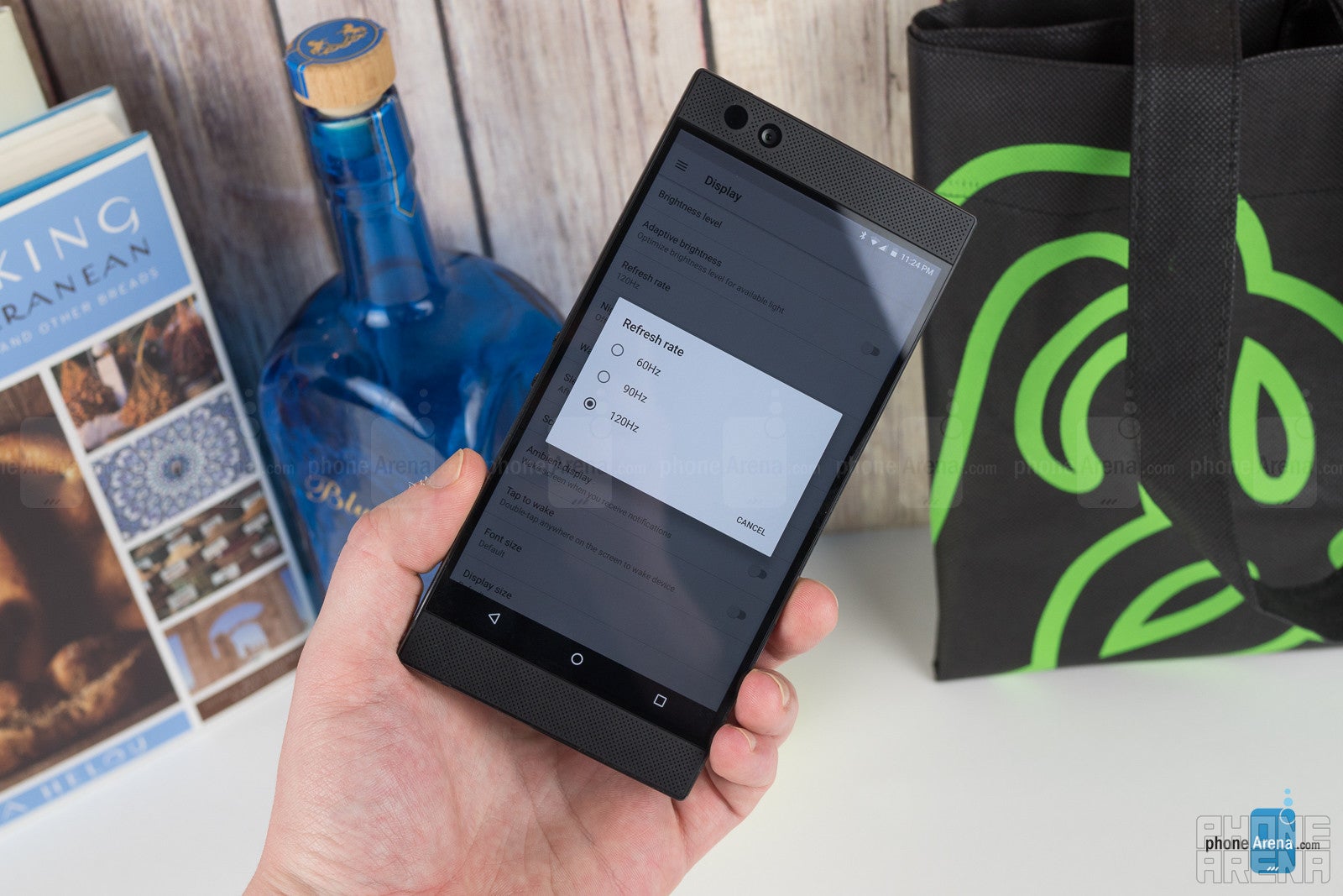 Changing the display&#039;s refresh rate - Razer Phone Review