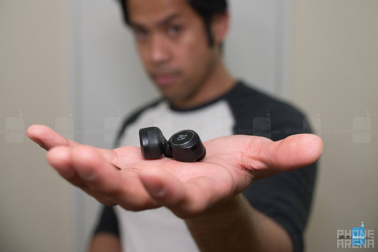 B&O Beoplay E8 Wireless Earphones Review