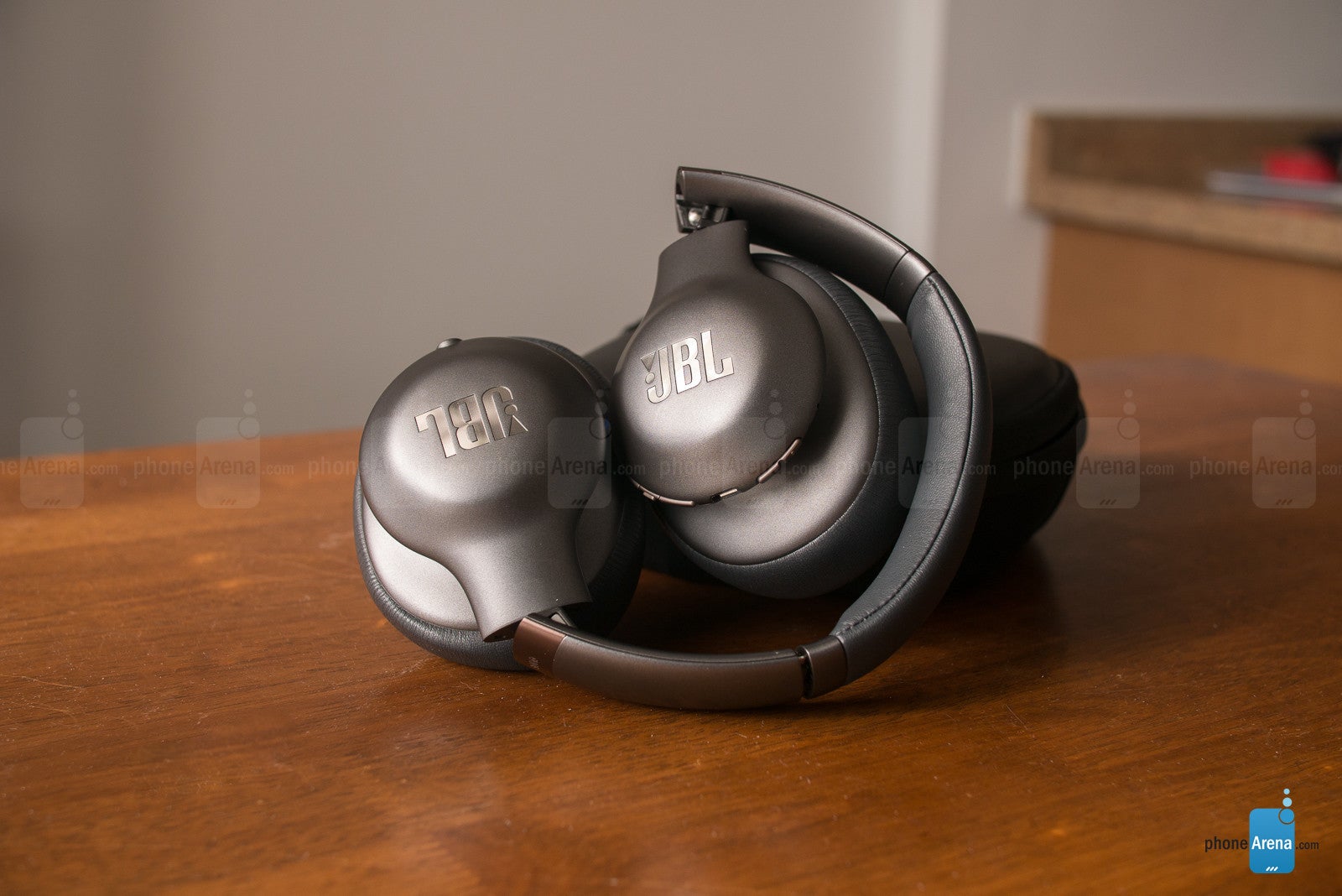 Jbl everest discount elite 150nc review