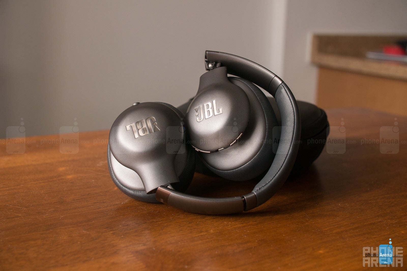 The Everest Elite 750NC offers a foldable design - JBL Everest Elite 750NC wireless headphones Review