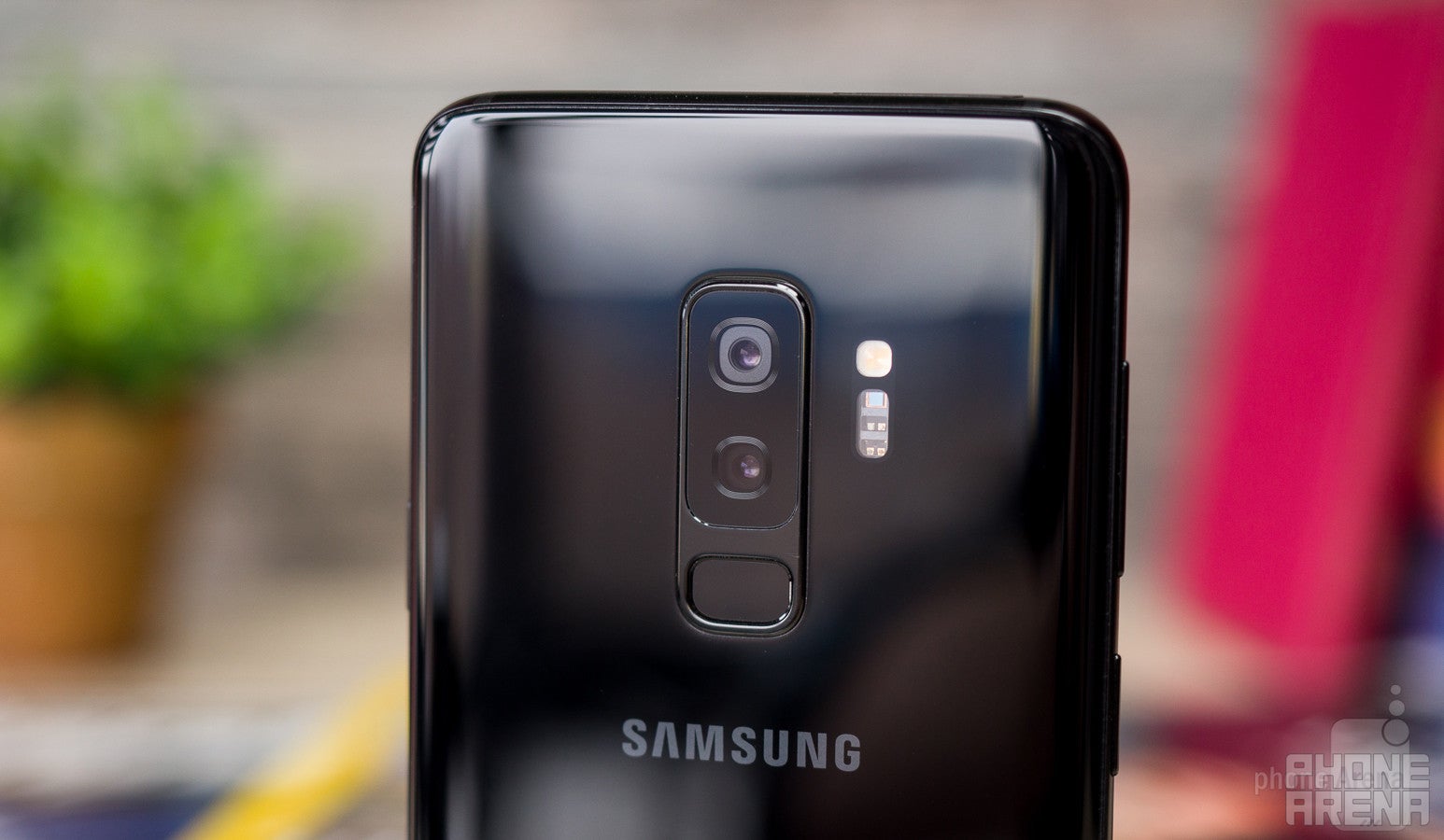 The first dual camera ever on a Galaxy S phone - on the S9+ - Samsung Galaxy S9 and S9+ vs Galaxy S8 and S8+