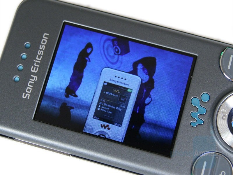 Sony Ericsson W580 Review