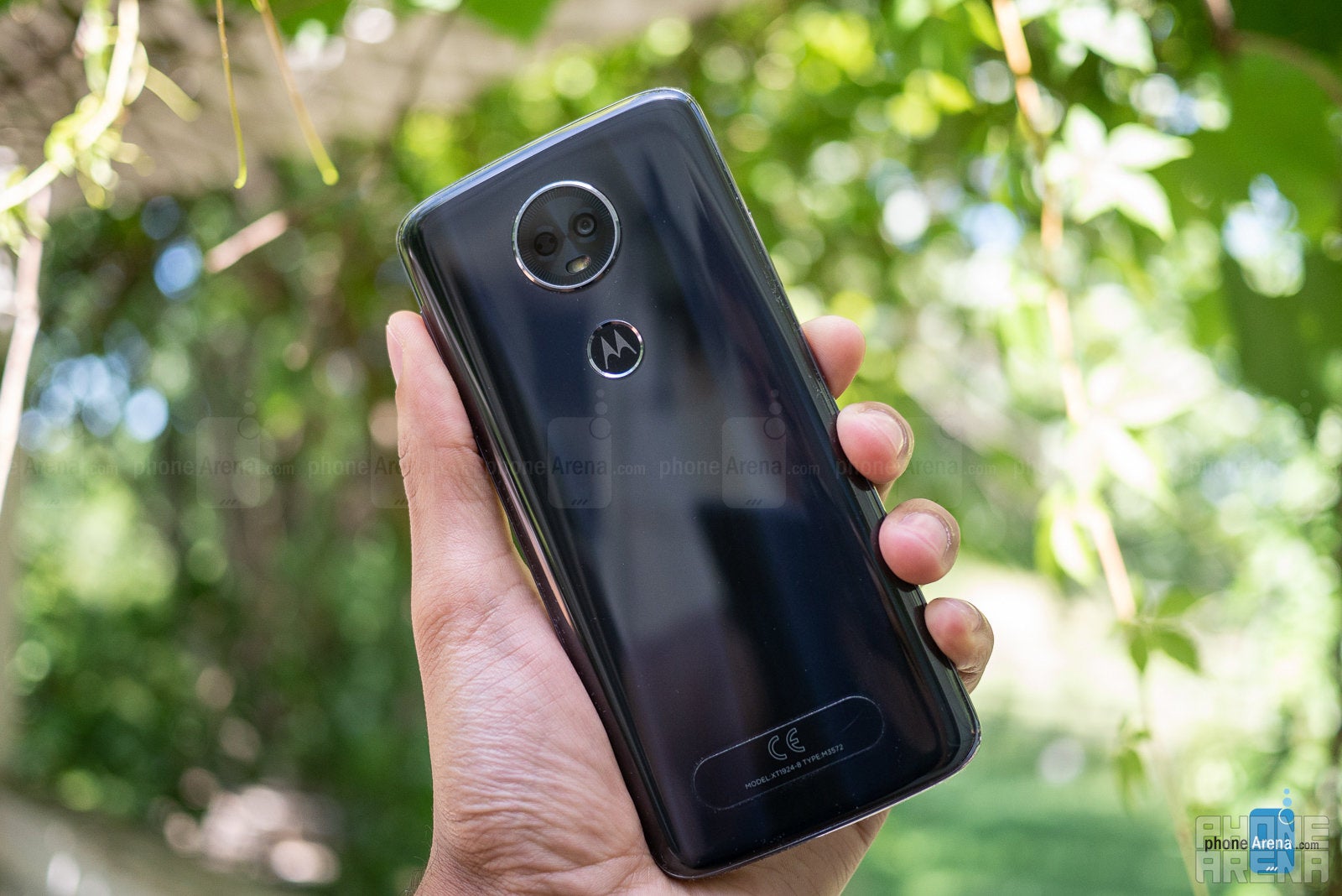 Moto E5 Plus - Moto E5 Play and E5 Plus Review