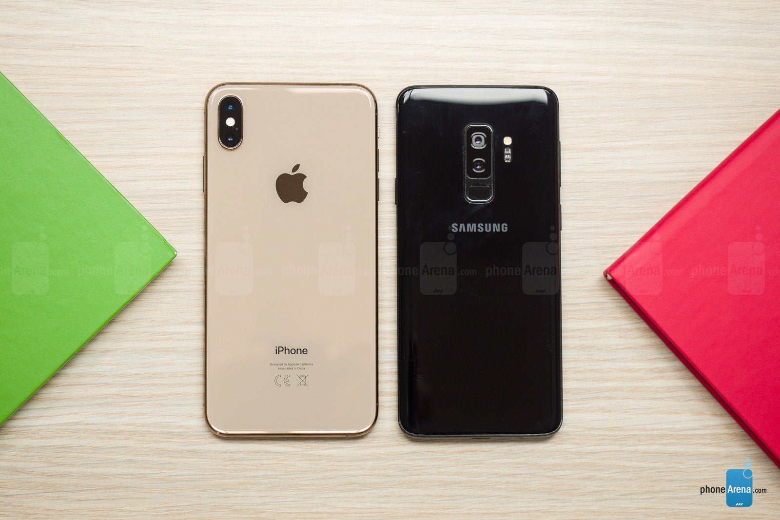 Apple iPhone XS / Max vs Samsung Galaxy S9 / S9+