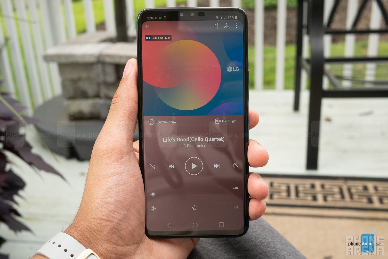 LG V40 ThinQ Review