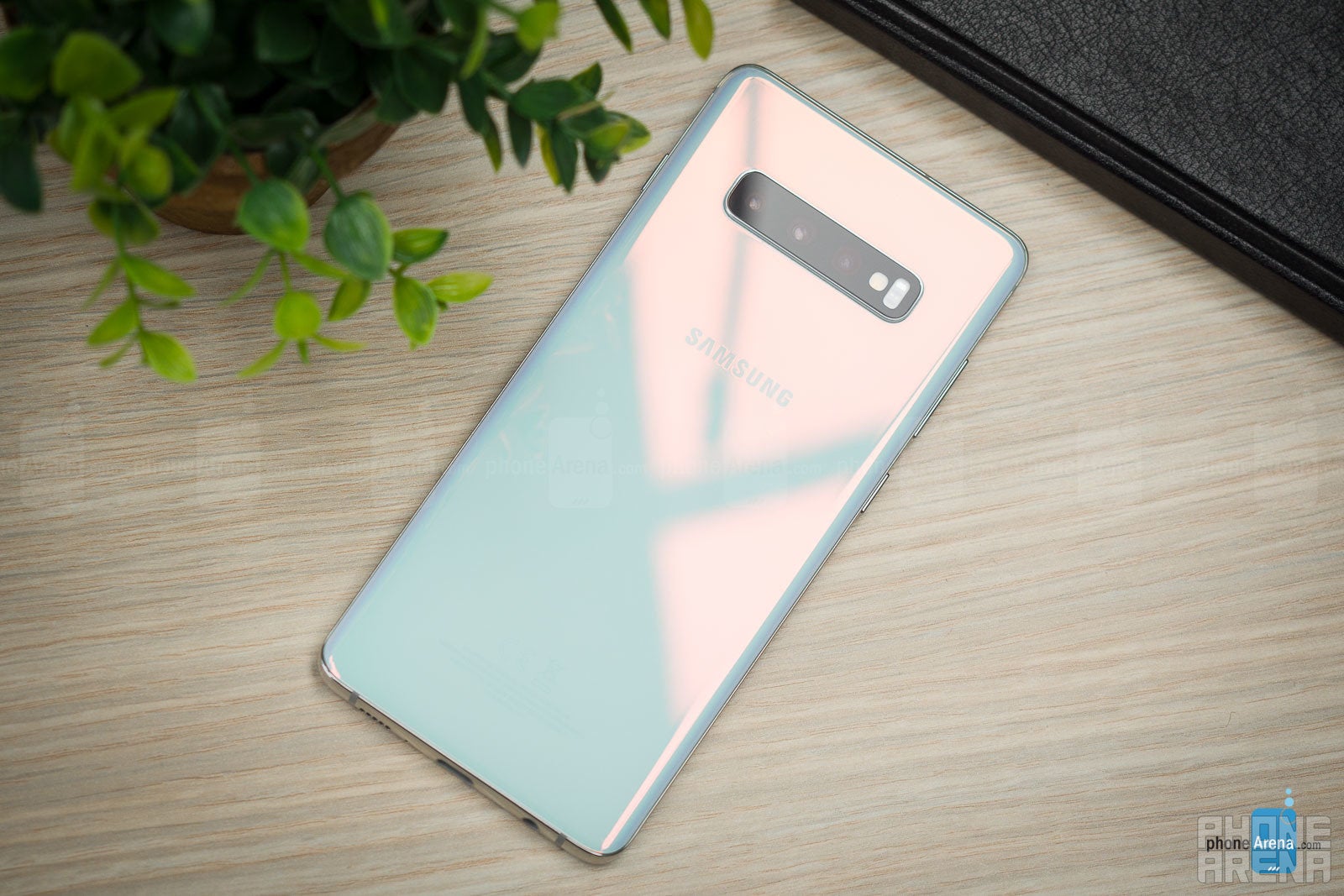 The Pearl White color in all its glory on the Galaxy S10+ - Samsung Galaxy S10 and S10+ Review