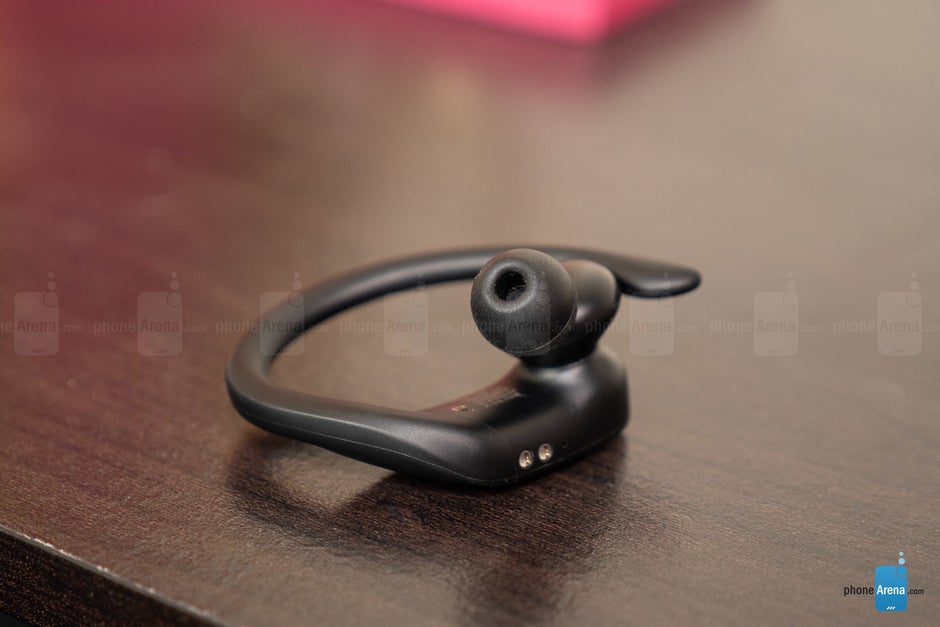 powerbeats pro distance from phone