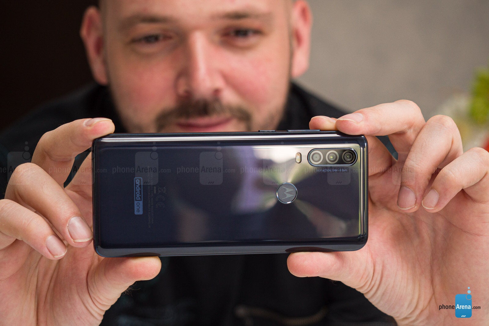 Motorola One Action Review: a phone with an action camera