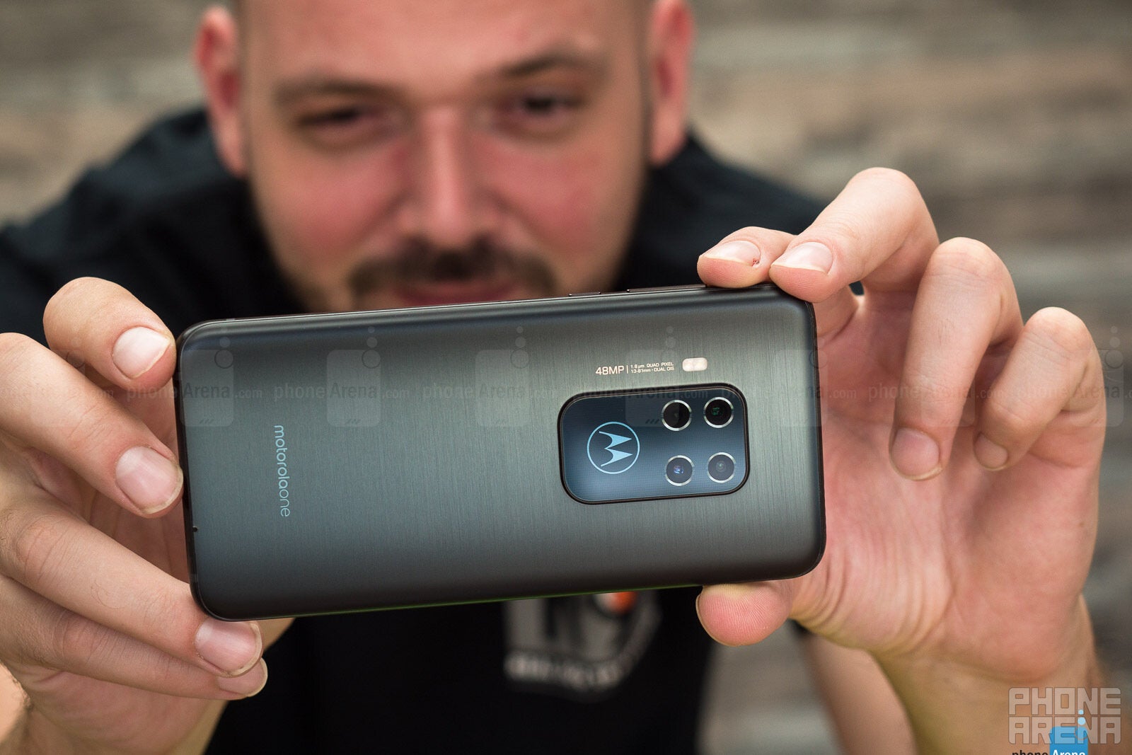 Motorola One Zoom Review: zooming past midrange territory