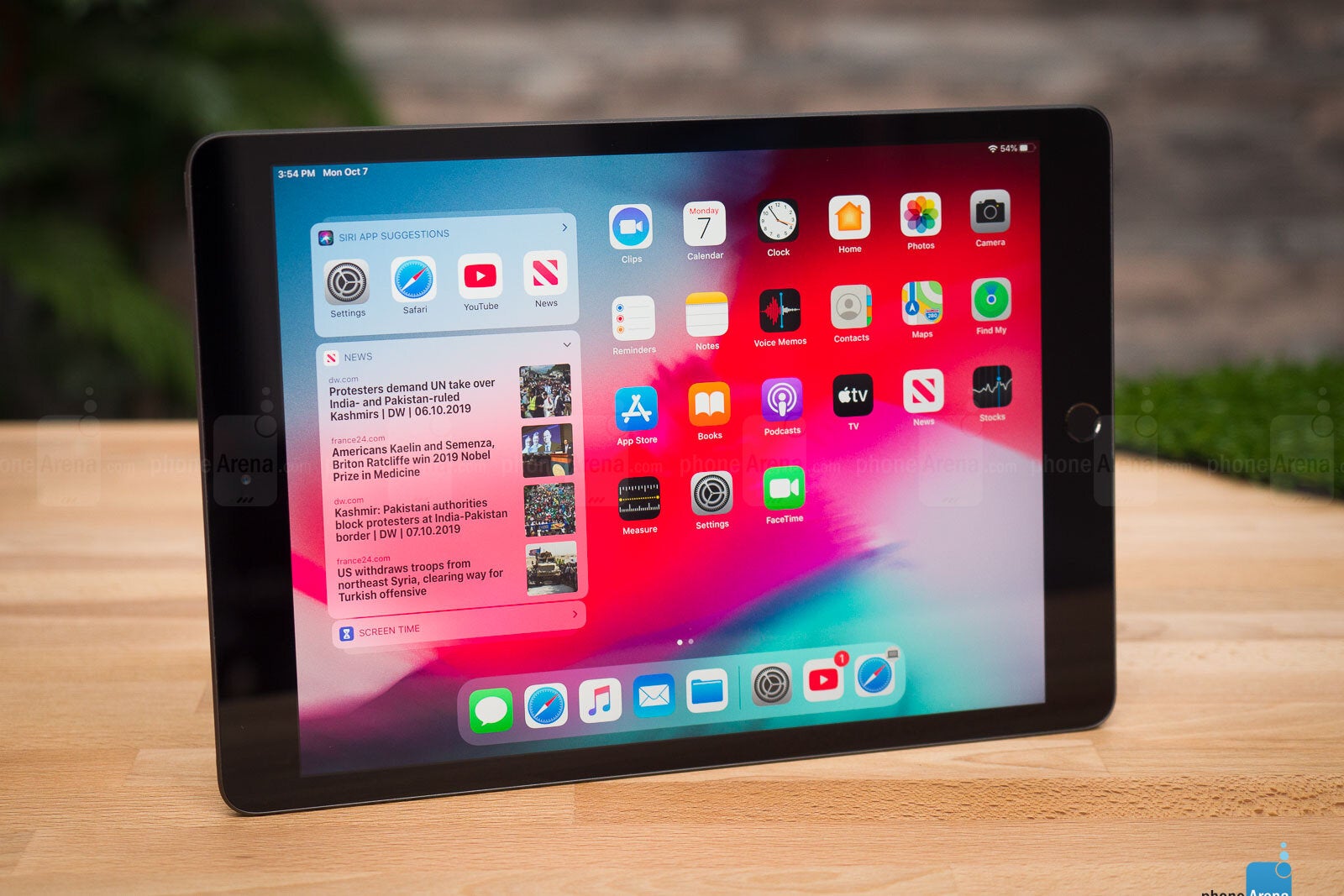 iPad 10.2 review: cheap, productive, and not the one you should buy