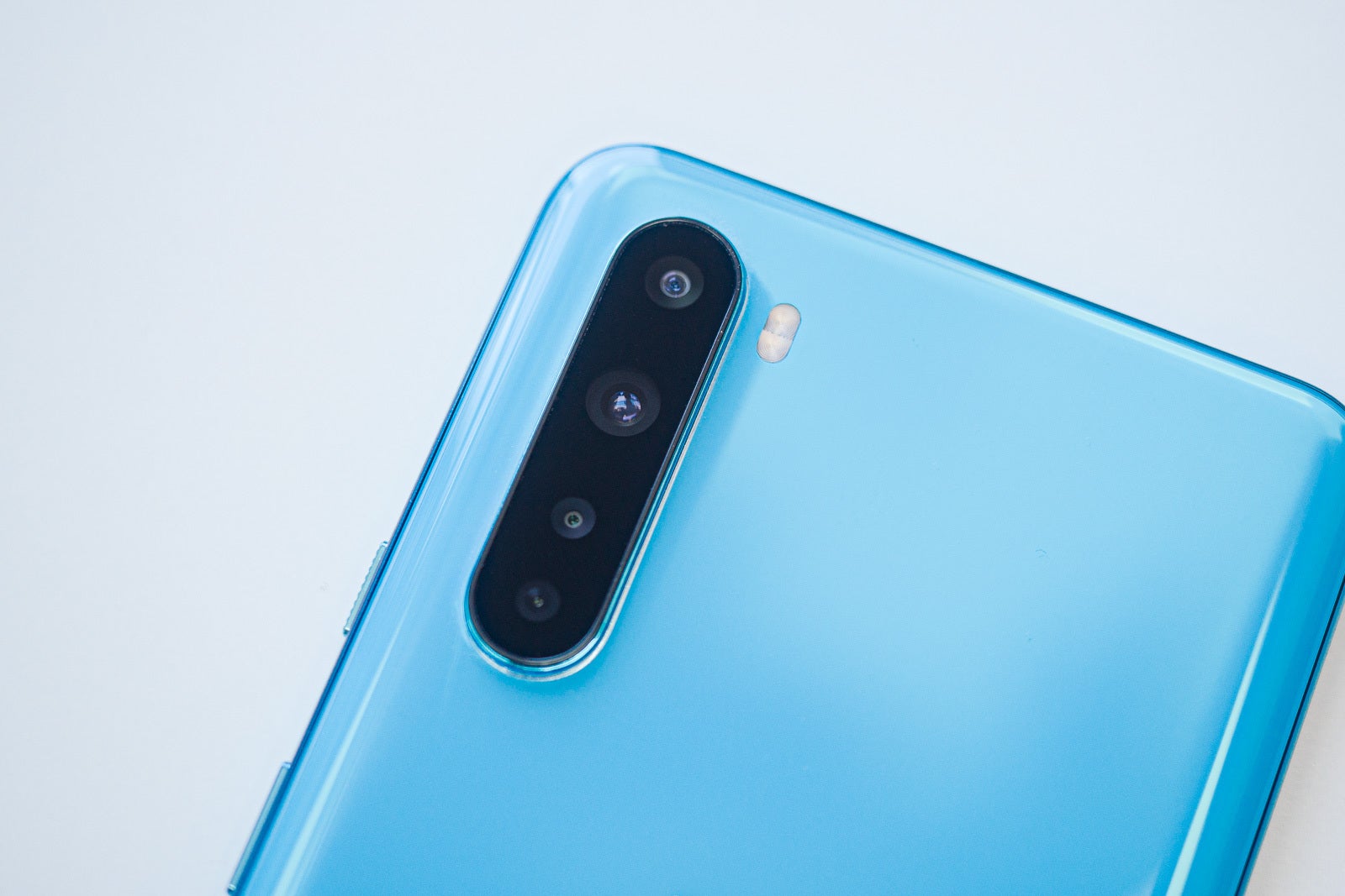 Oppo Reno 8 Review: A better option over OnePlus Nord 2T?