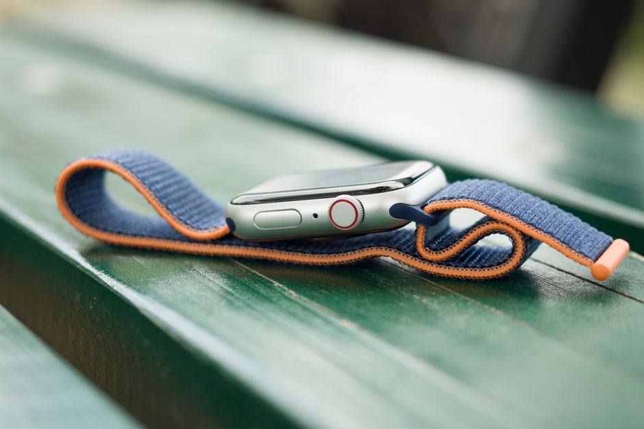 release date of apple watch se