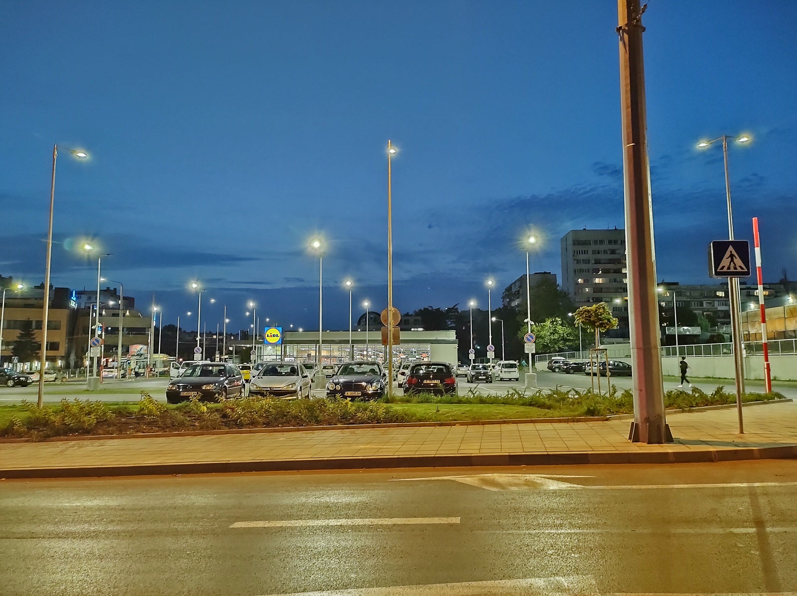Night vision ON - Motorola Moto G9 Plus Review