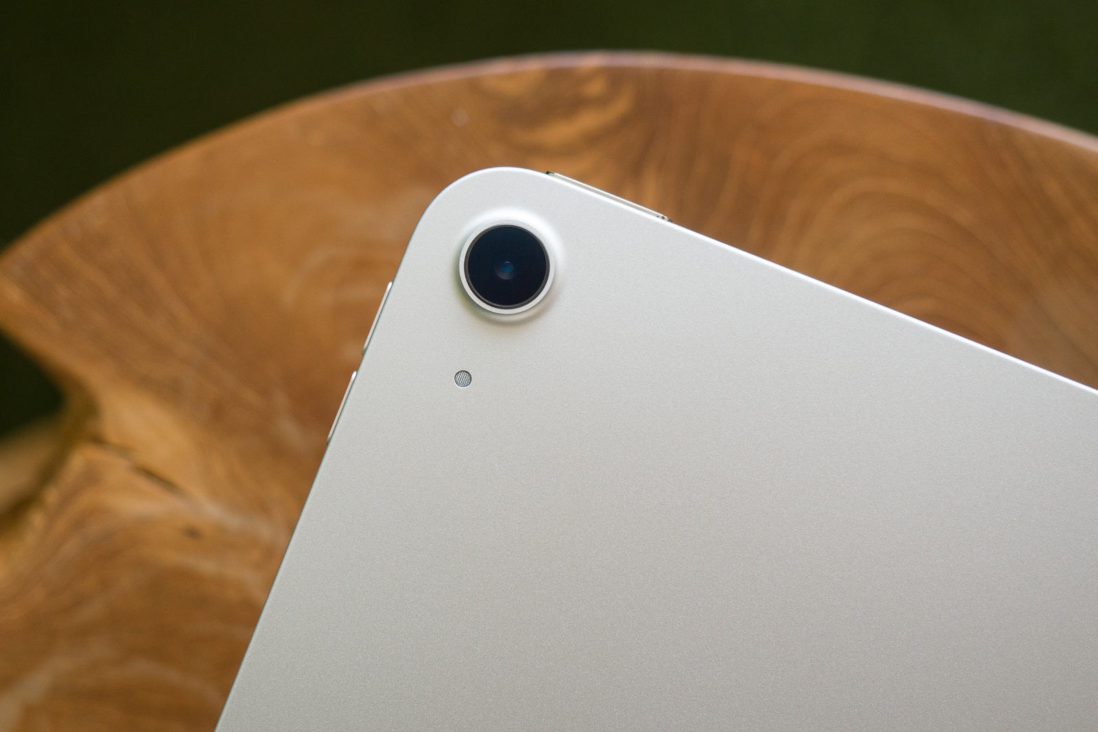 The iPad Air's single main camera, next to which is a microphone - Apple iPad Air (2020) Review