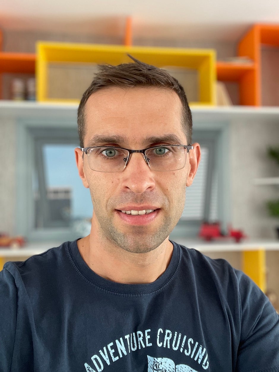 iPhone 12 vs iPhone 12 Pro PhoneArena