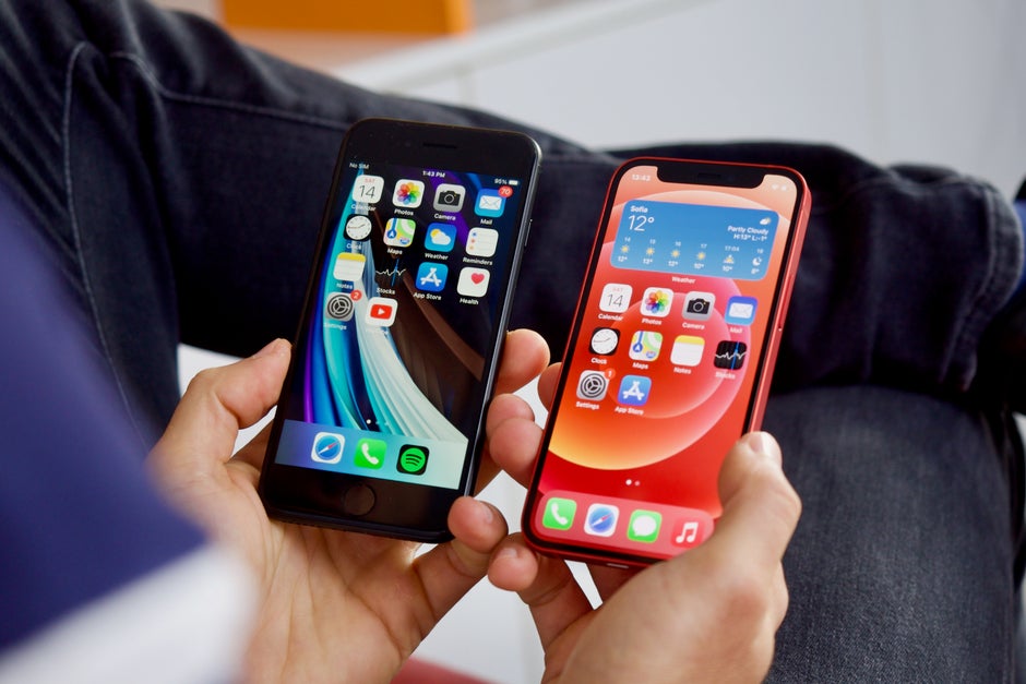 Apple Iphone 12 Mini Vs Iphone Se 2020 Phonearena
