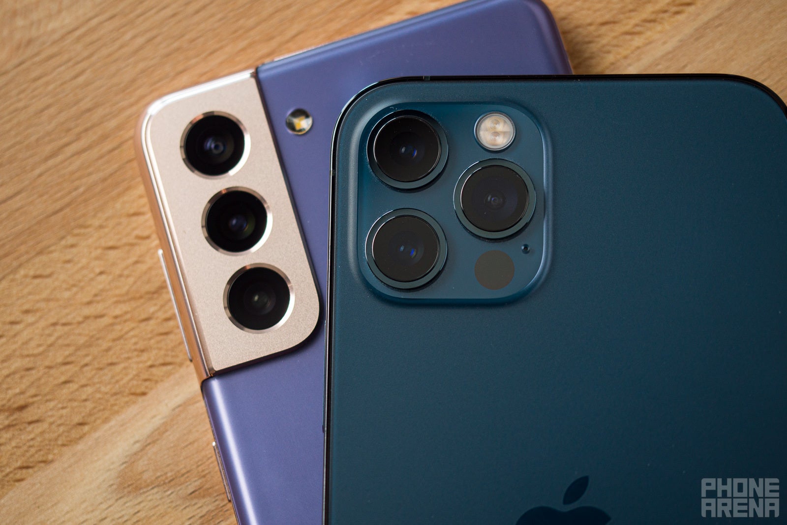 Samsung Galaxy S21 vs Apple iPhone 12 Pro