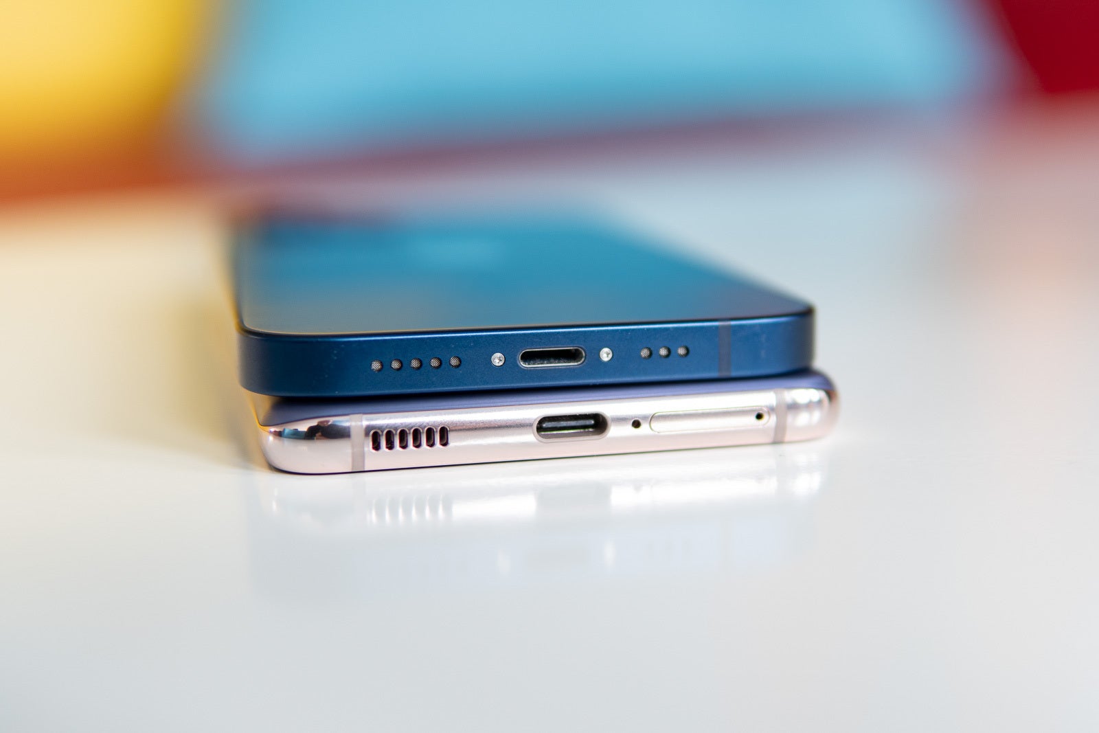 Samsung Galaxy S21 vs Apple iPhone 12