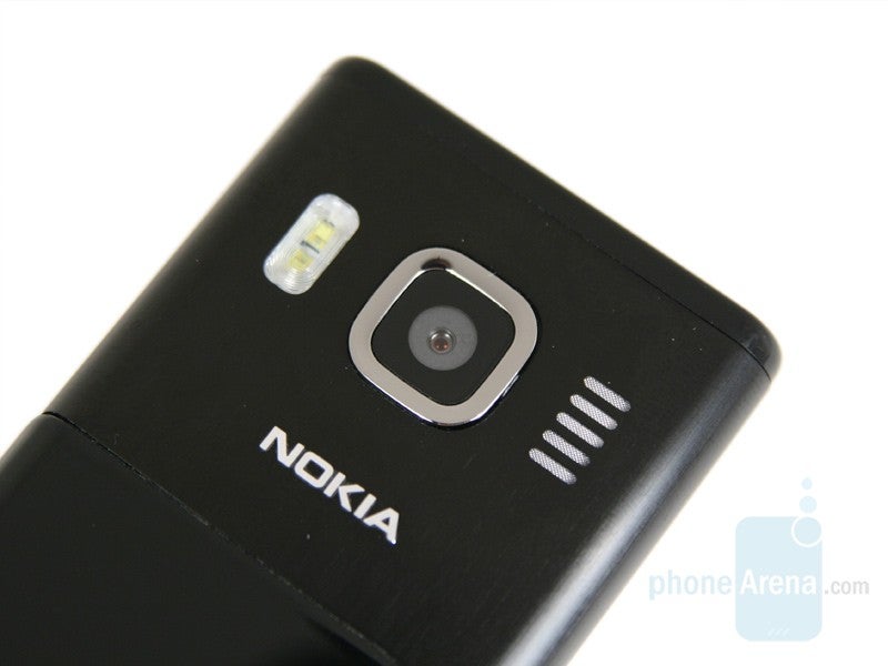Back Side - Nokia 6500 classic Review