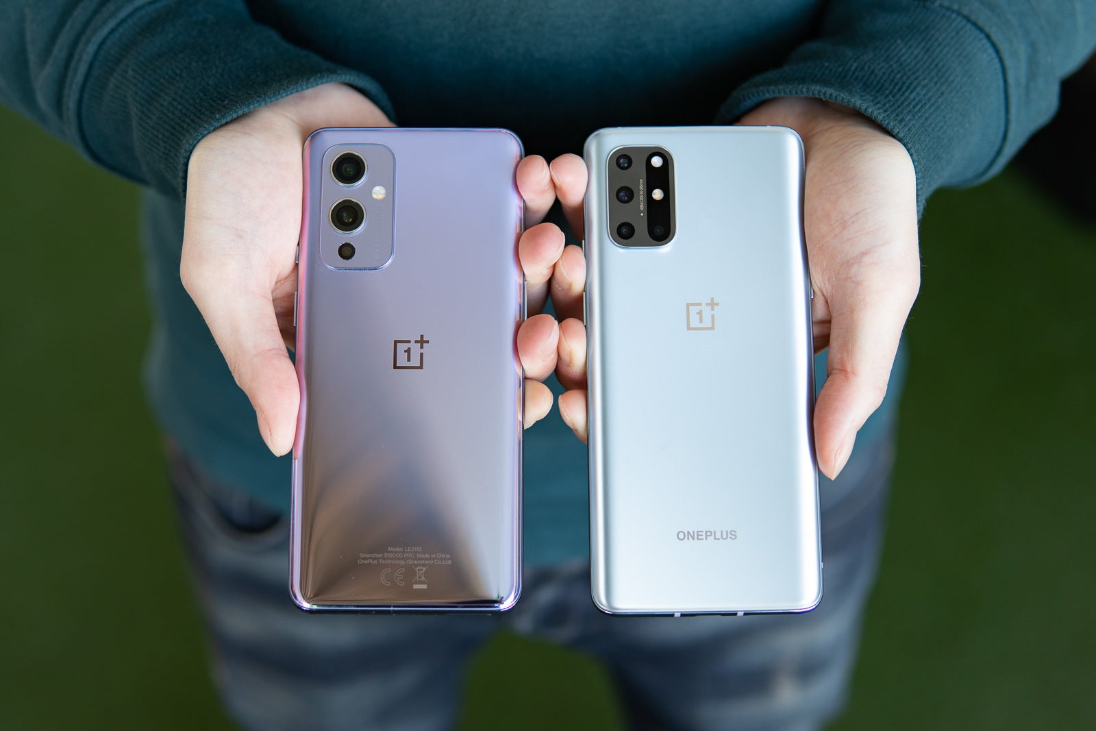 The OnePlus 9 (left) and OnePlus 8T (right) - OnePlus 9 vs OnePlus 8T