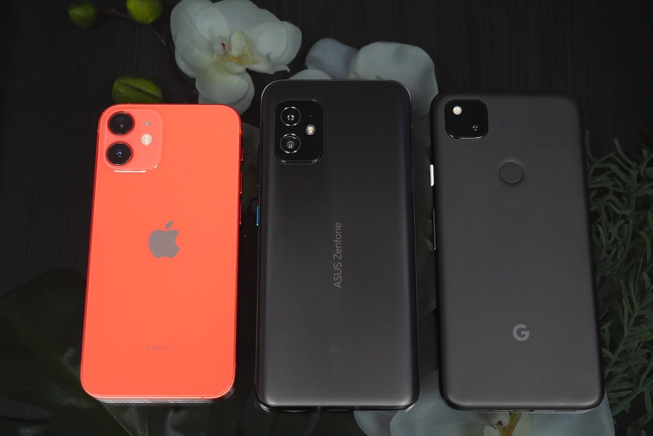 iPhone 12 mini, Zenfone 8, Pixel 4a - Test de l'Asus Zenfone 8: juste la bonne taille