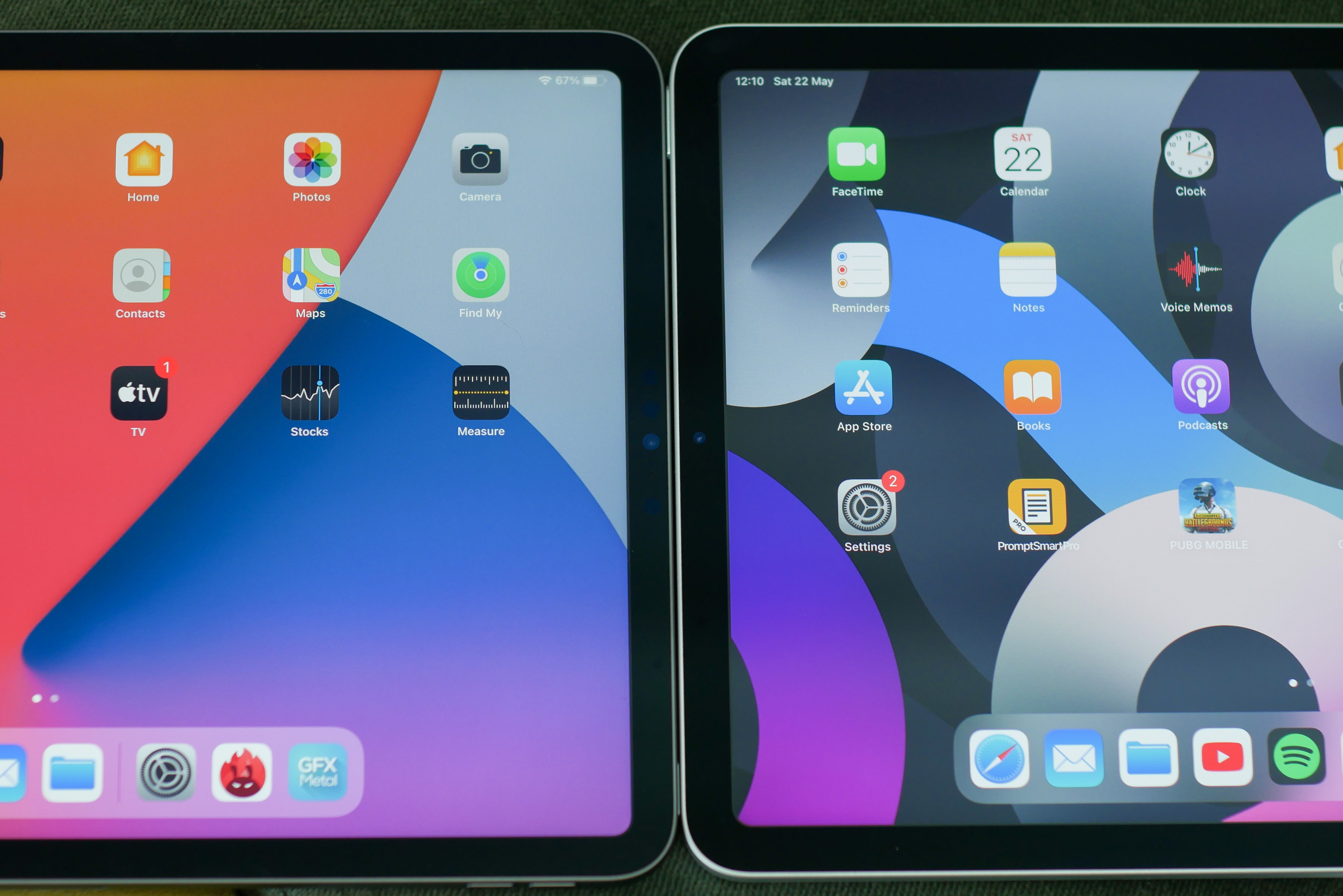 The iPad Air 4 (right) has slightly thicker bezels around the display - iPad Pro 2021 vs iPad Air 4: How much of a difference?