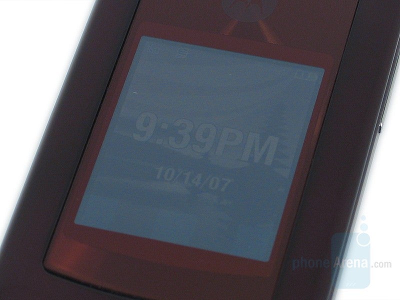 Front Display - Motorola RAZR2 V9 Review