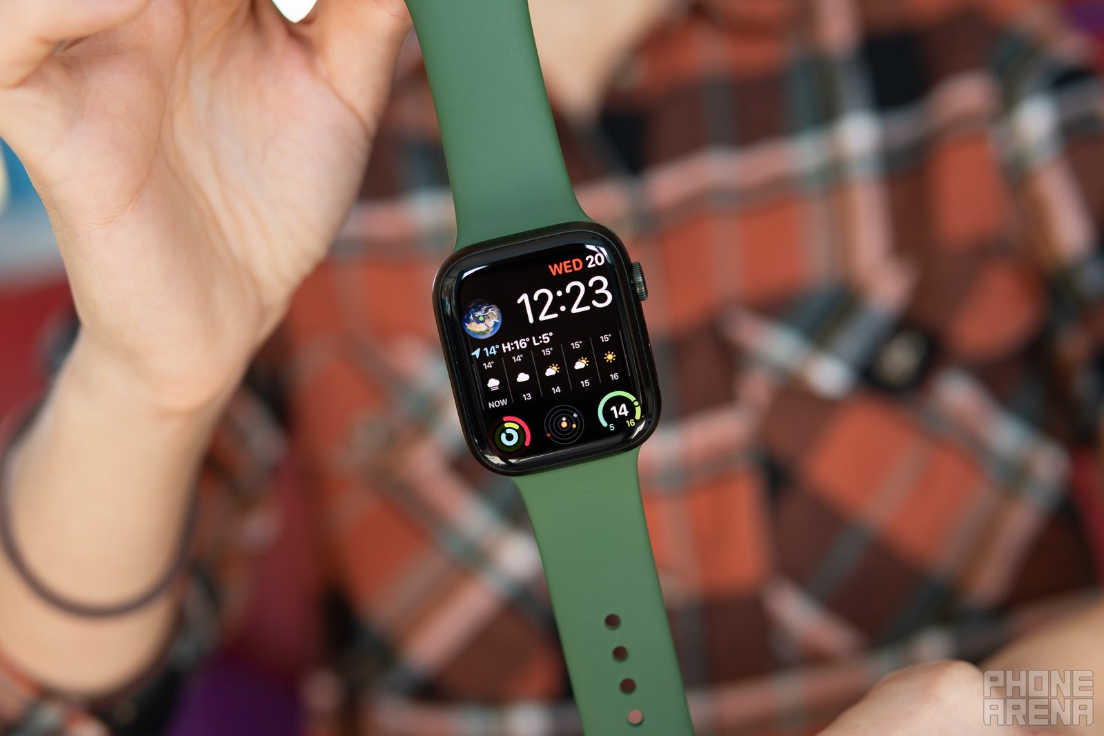 Apple Watch Series 7 review: Bigger really is better