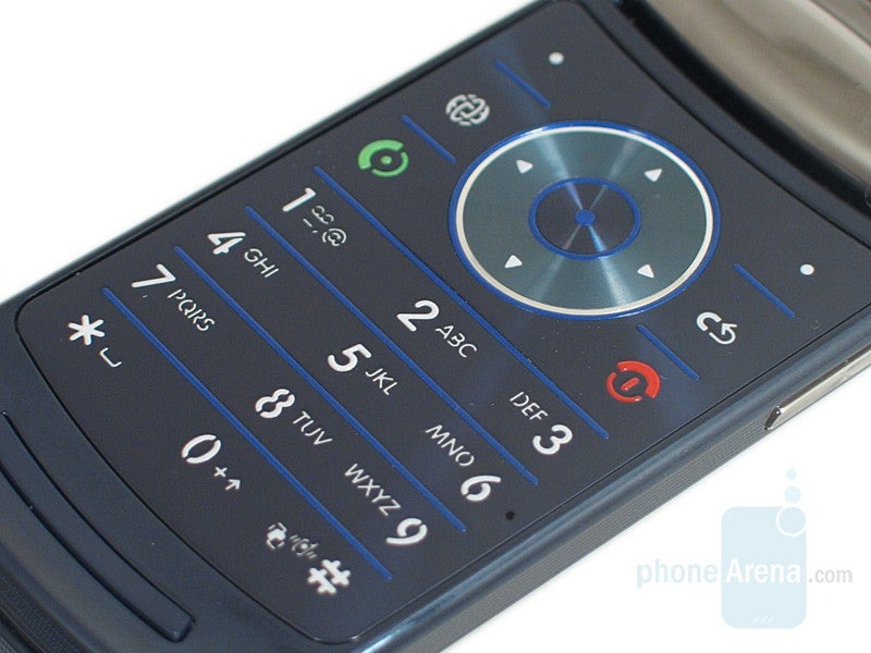 Keypad - Motorola RAZR2 V8 Review