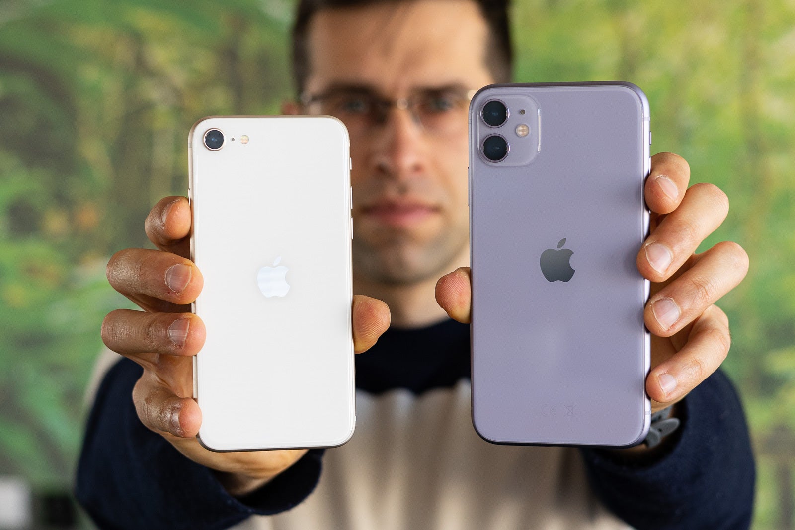 iPhone SE (2022) vs iPhone 11 PhoneArena