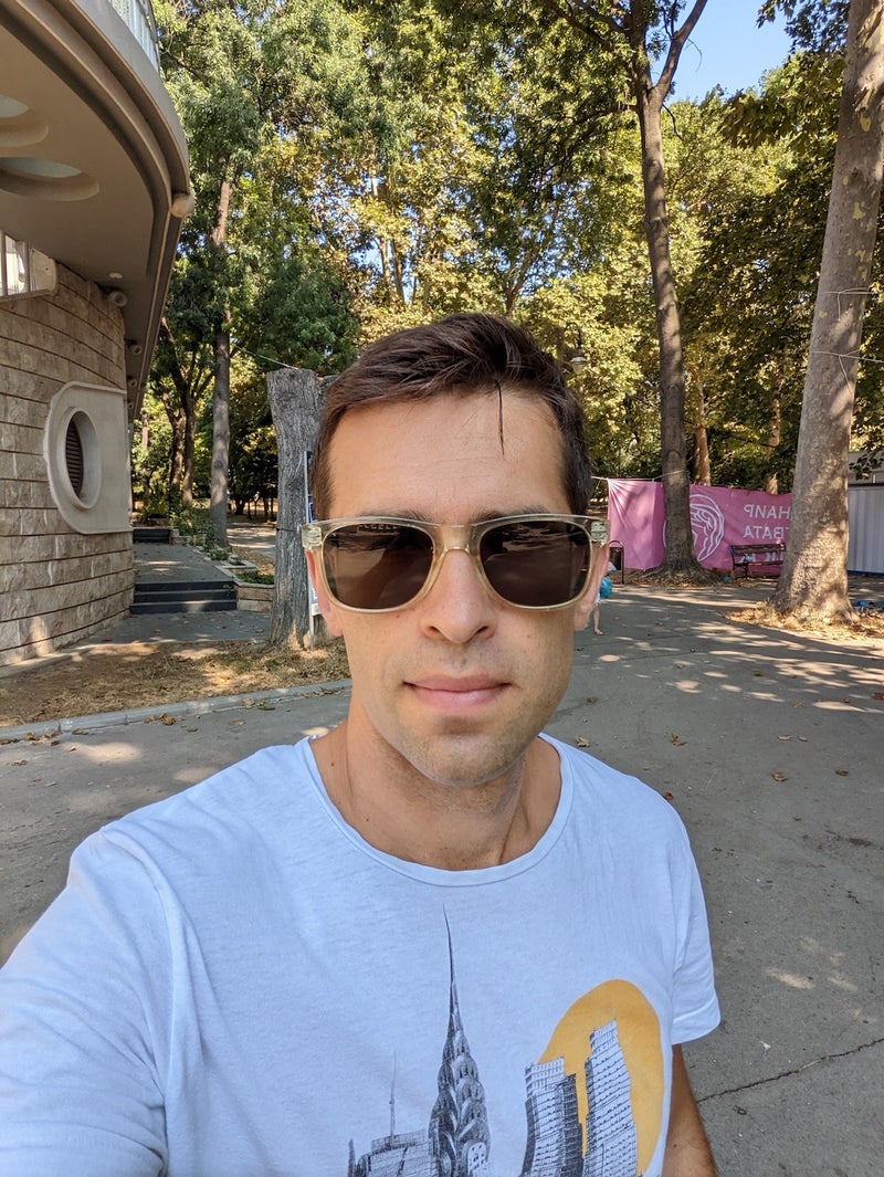 Pixel 6a selfie camera