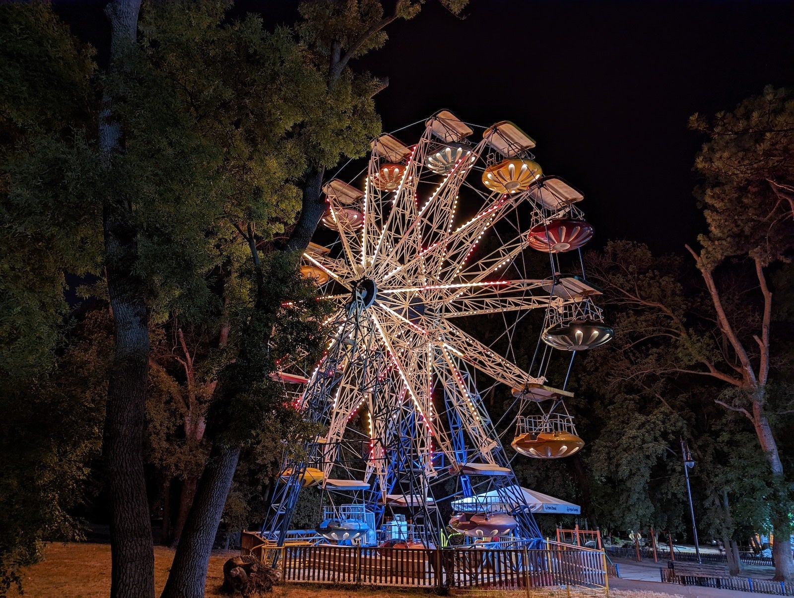 Pixel 6 main camera in low light - Google Pixel 6a vs Pixel 6: key differences