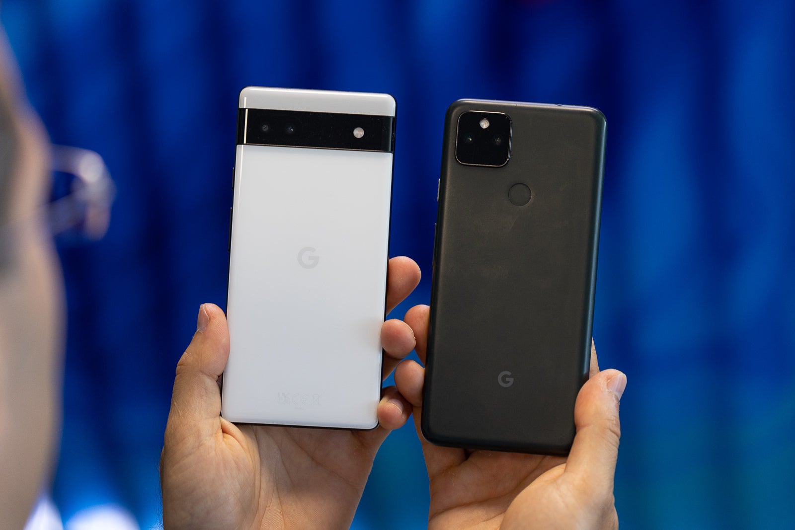 Pixel 6a (ซ้าย) และ Pixel 5A (ขวา) - Google Pixel 6A กับ Pixel 5A การเปรียบเทียบ: สองครั้งของประสิทธิภาพ!