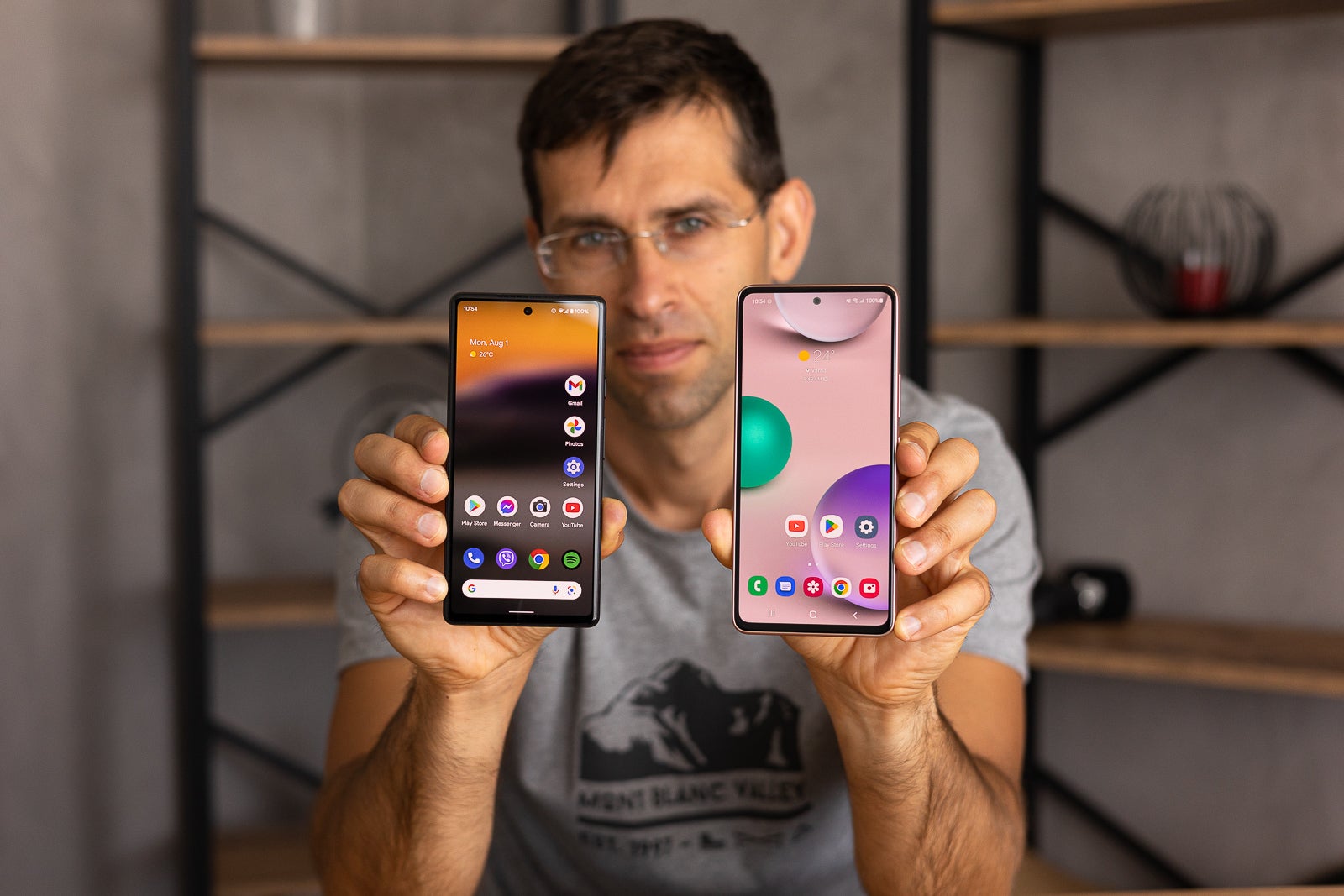 compare samsung a53 and google pixel 6a