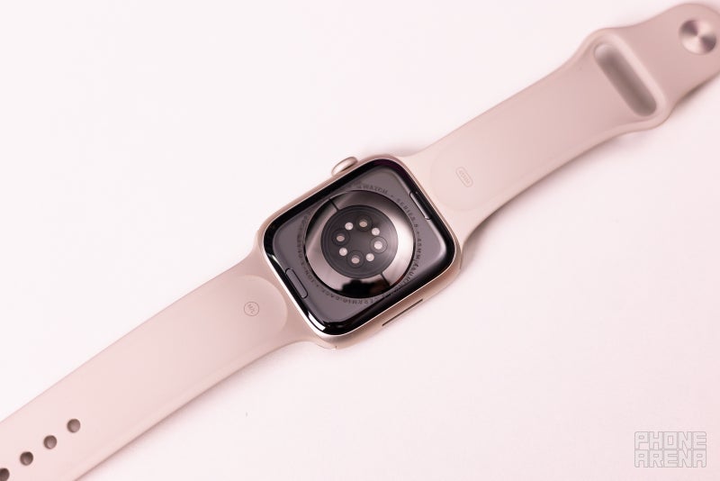 Apple Watch Series 8 review: copy-paste?