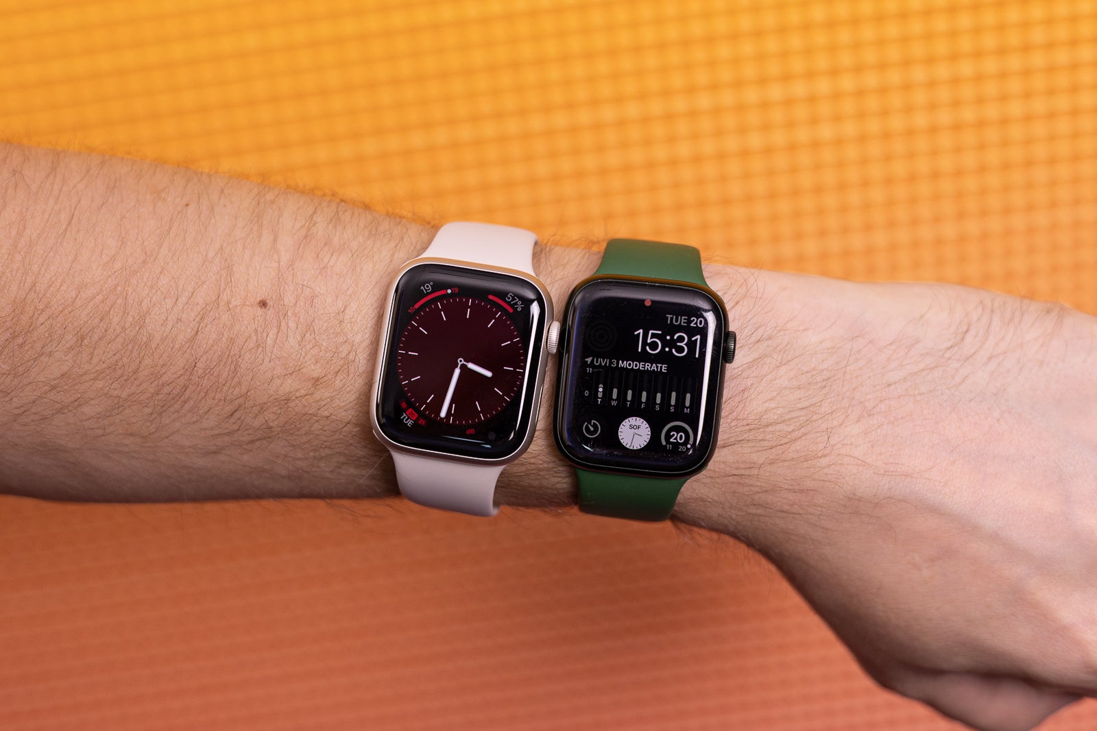 Always-on display (Afbeelding tegoed - PhoneArena) - Apple Watch Series 8 versus Apple Watch Series 7: belangrijkste verschillen