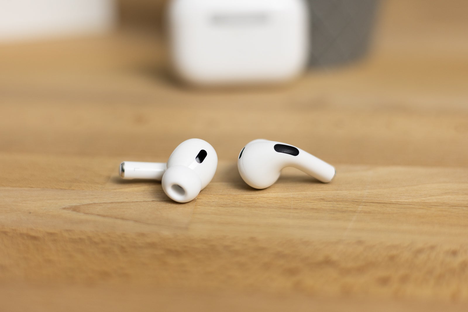 Apple airpods 2 online microphone quality