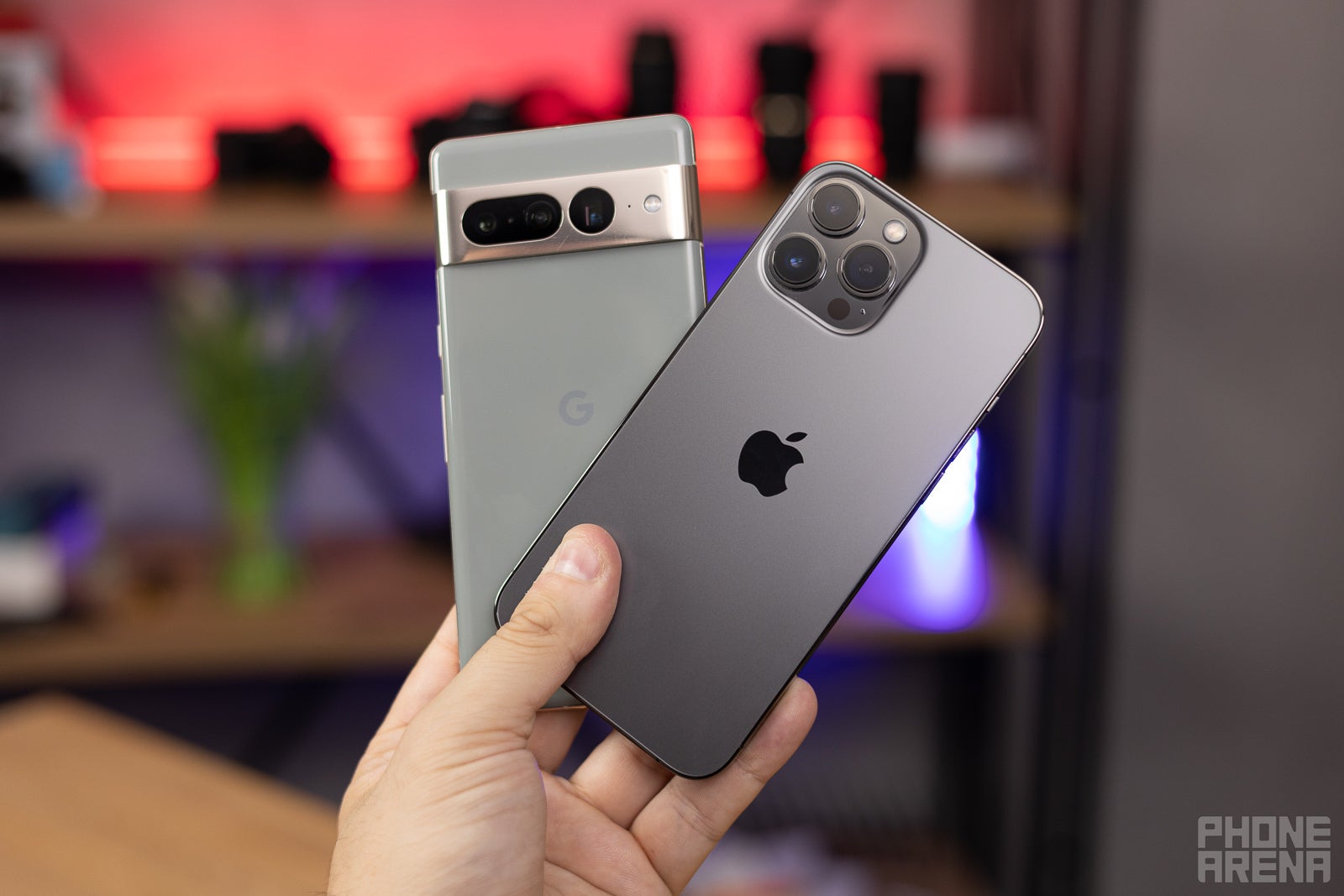 Apple iPhone 13 Pro Max vs Google Pixel 7 Pro