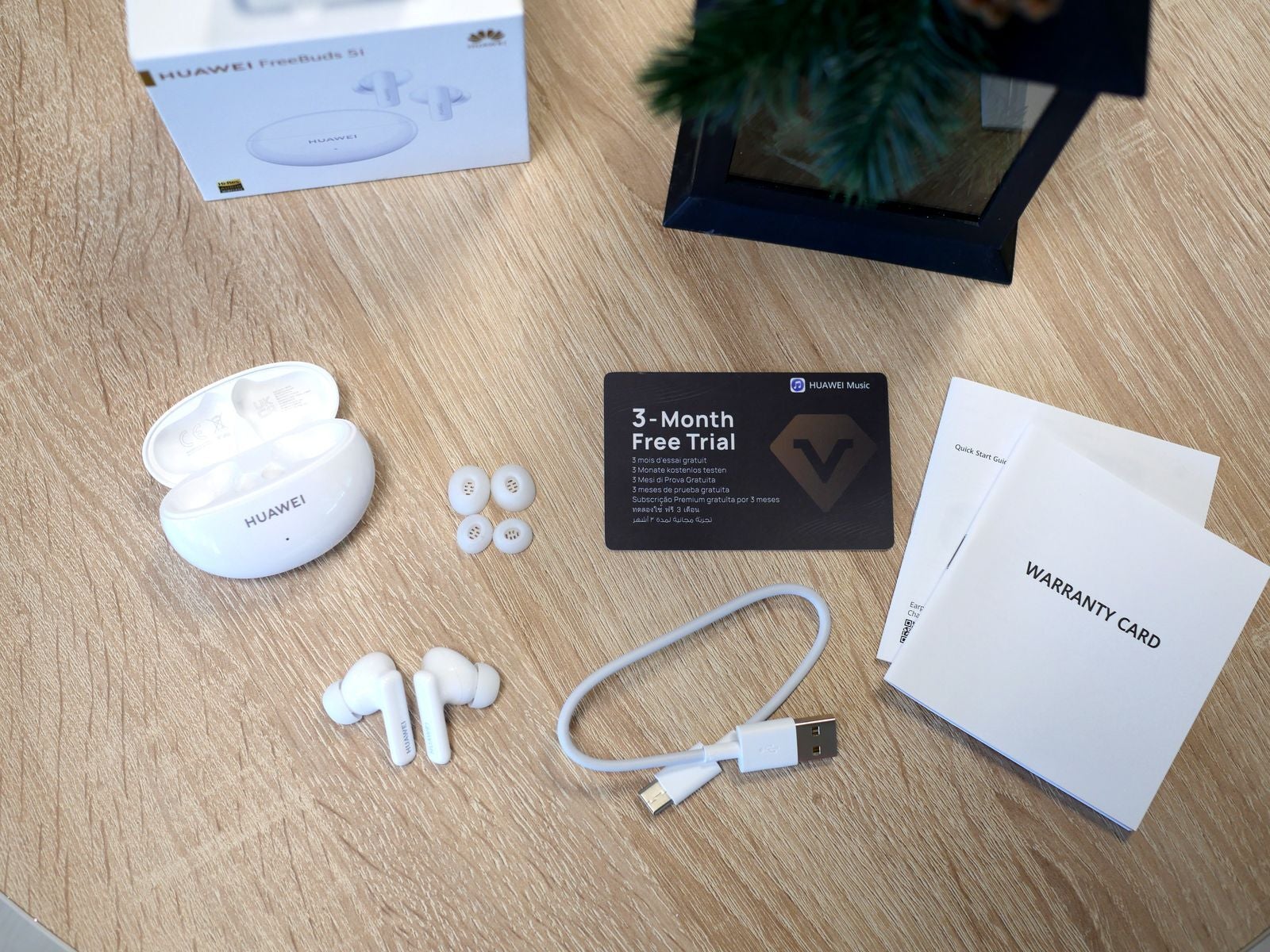 De FreeBuds 5i retailbundel - Huawei FreeBuds 5i review: hi-res geluid en ANC voor een lage prijs