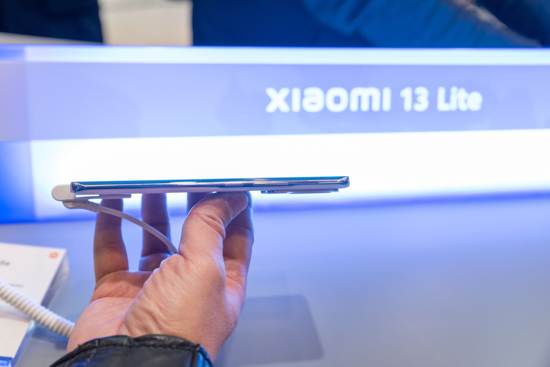 Xiaomi 13 Lite Hands-on: A worthy contender - PhoneArena