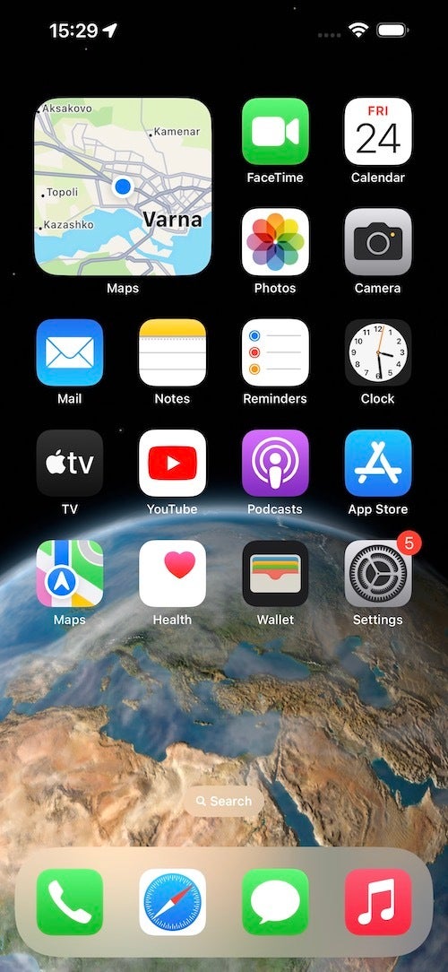 iOS 16 (iPhone)