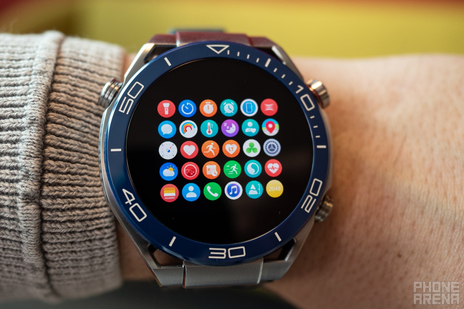 The Huawei Watch Ultimate is designed to meet even the most extreme re -  Galaxus
