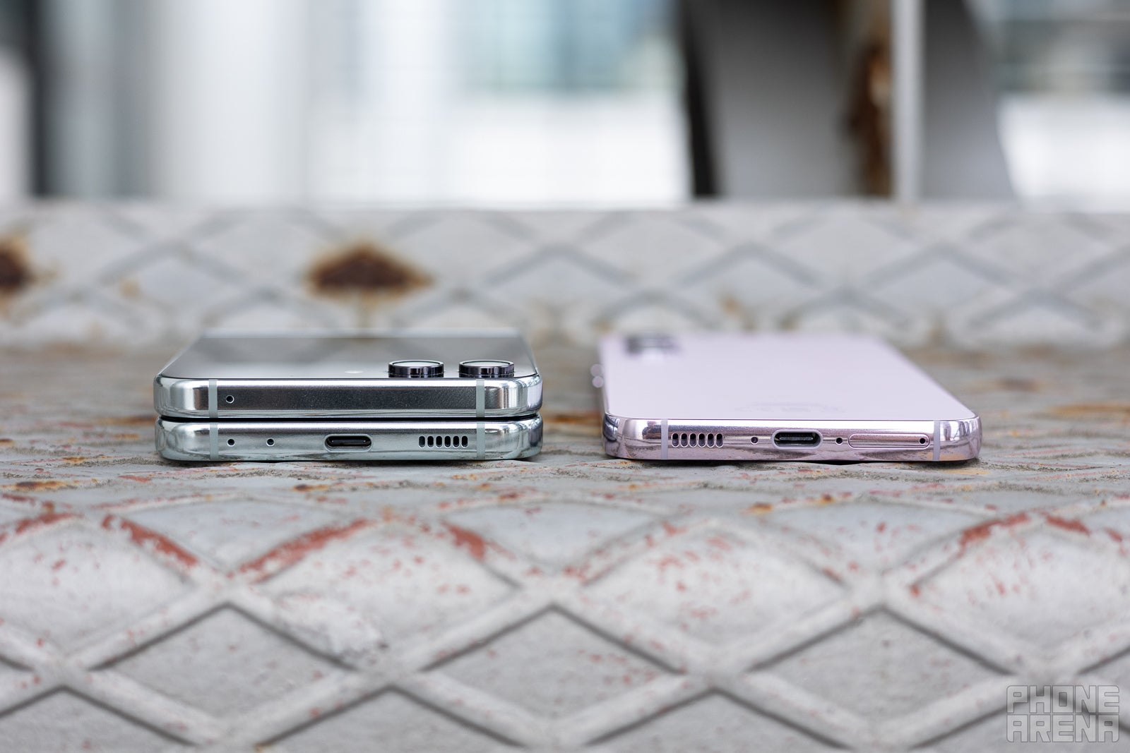 Samsung Galaxy Z Flip 5 vs Motorola Razr Plus (2023): which is the best flip  phone? - PhoneArena